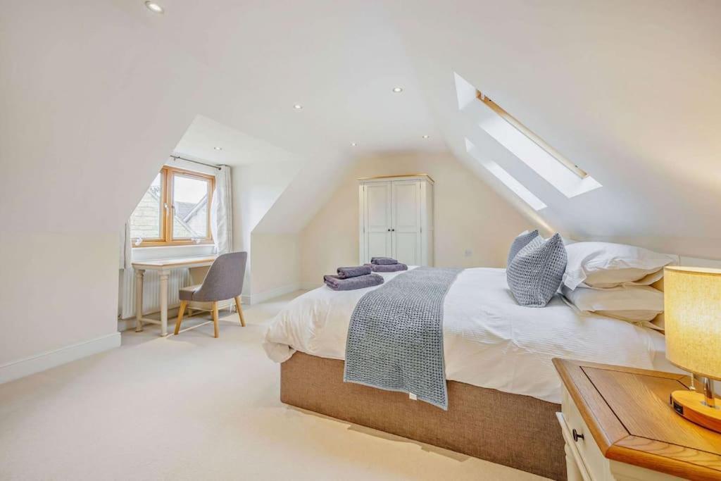 Beautiful 4-5 Bedroom Village House With Rural Views Salford (Oxfordshire) Exterior foto